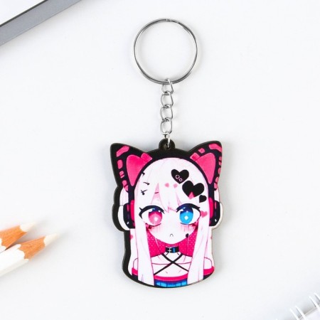 Key keychain wooden anime "in headphones"-1