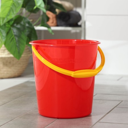 A bucket with a measured scale, 10 l, color mix-10