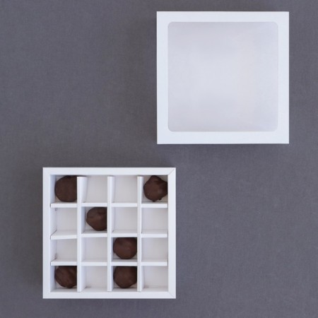 Folding box under 16 sweets, white, 17.7 x 17.7 x 3.8 cm-5
