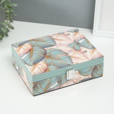 Casket to the leatherette for jewelry 