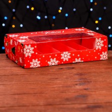The box is folding, under 5 eclairs “Happy New Year!”, 25.2 x 15 x 6.6 cm
