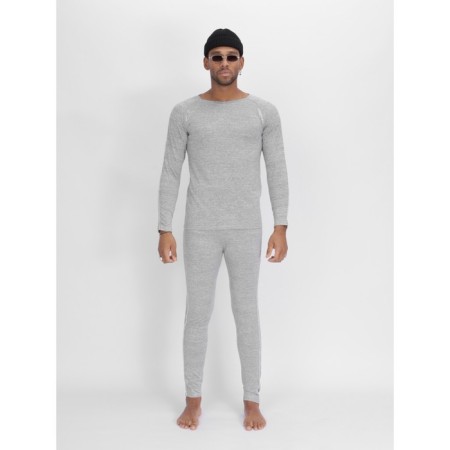 Thermal underwear is male, size 46-48, the color is light gray