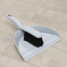 Brush-clutch with an etna scoop, gray color