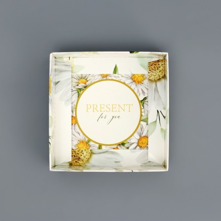 Box of the team with PVC lid, "chamomile", 10 x 10 x 10 cm. Confectionery packaging-3