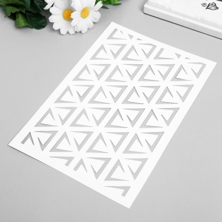 Plastic stencil "Triangles" 24x16 cm-1
