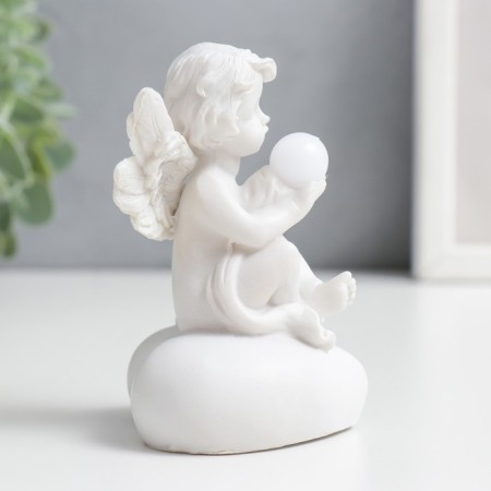 Souvenir Polystone Light "Snowty Angel on the Heart with a Fire" 9x5.5x5.7 cm-2