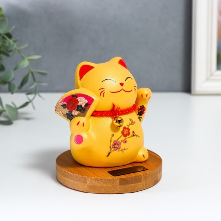 Ceramics pendulum "Maneki-Neko with fan and sakura" from solar batteries 10x10x12 cm-1