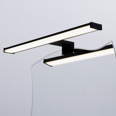 Highlighting with the Nekst movement sensor LED 4000K 800lm RA80 IP44 Black 40x4x11.6 cm