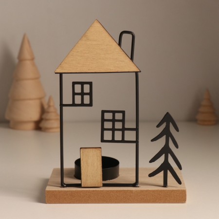 Summary metal, wood on 1 candle "Christmas tree at the house with a pipe" d = 4 cm 7.5x12x15.5 cm-1
