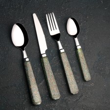 A set of cutlery of stainless steel 