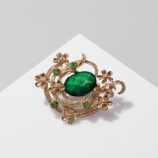Brooch 