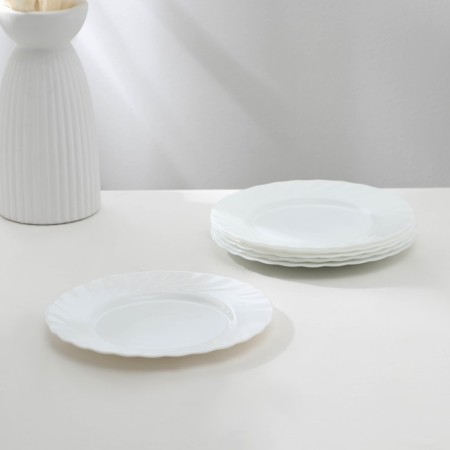 A set of dessert plates Luminarc Trianon, D = 20 cm, glass ceramic, 6 pcs, white color