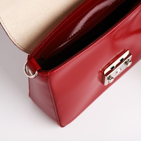 Female bag on the valve, the color is red-5