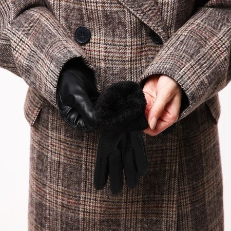Gloves are female, dimensionless, with insulation, black color-4