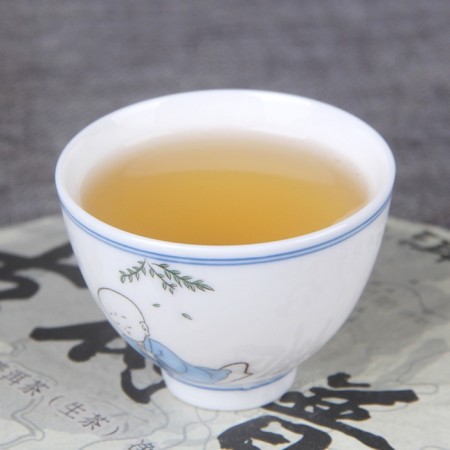 Chinese sustained green tea "Shen Puer. Old tree", 357 g, 2014, Yunnan, pancake-4