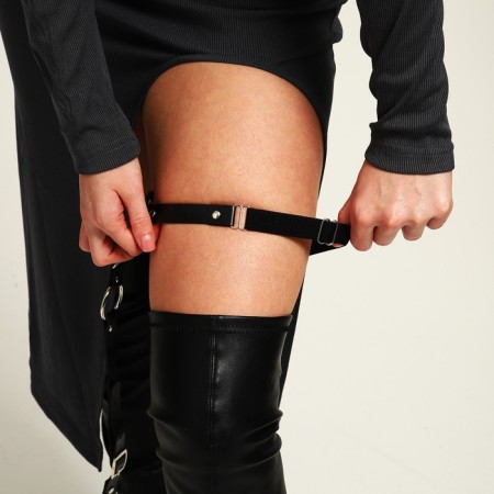 Drinking on the leg, black color-1