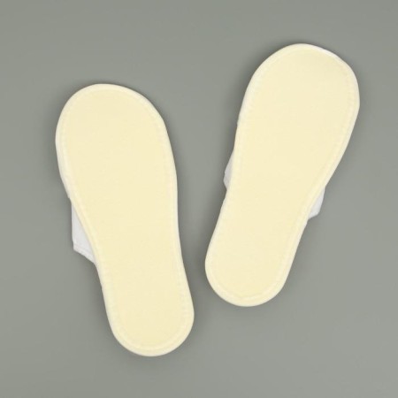 Disposable slippers, fleece, white, closed cape, size 42-4