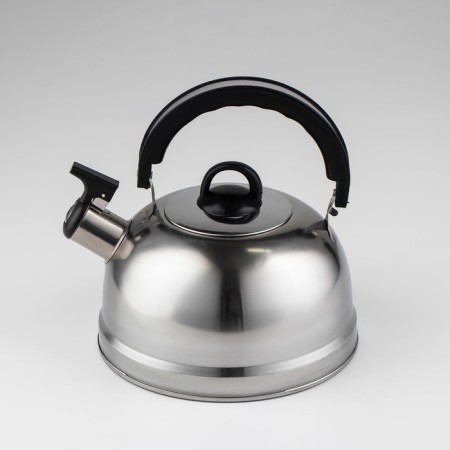 A kettle with a stainless steel whistle “family”, 1.9 liters, chrome color