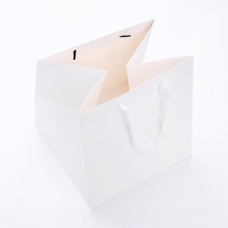 A bag with a square bottom 25 x 25 x 25 cm, white-2