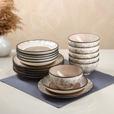 Set of dishes 