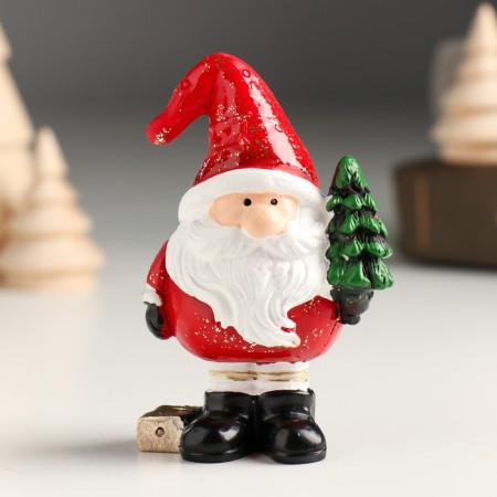 Suvenir Polystone "Santa Claus in a red cap with a Christmas tree/gift" mix 5x3.8x8.2 cm-1