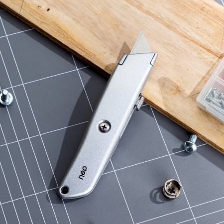 Universal knife Deli DL4260 112072, trapezoidal blade, 3 spare blades, 19 mm-3