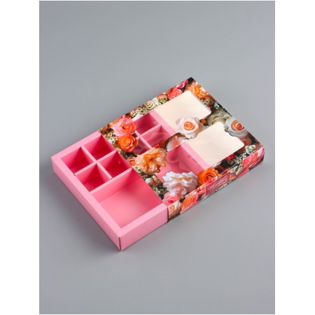 Box for 8 sweets + chocolate, with the “Congratulations” window, 17.7 x 17.8 x 3.8 cm. Confectionery packaging-3