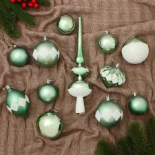 A set of jewelry plastic 19 pcs 
