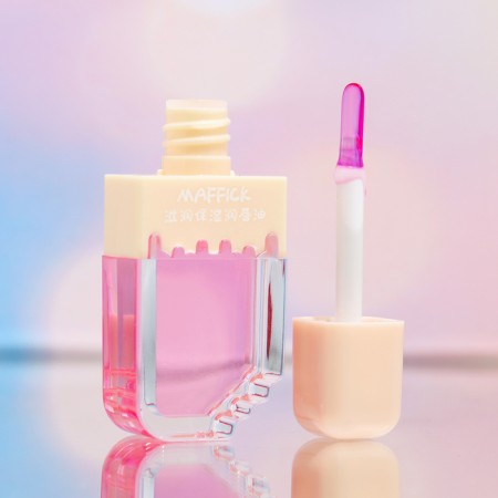 Lip gloss with peach-2