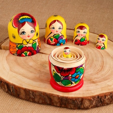 Матрешка "Маруся в желтом платочке", Майдан, 15см, 5 кукольная, ручная роспись-3