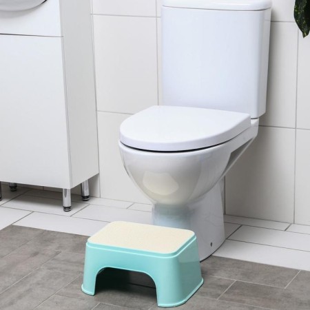 Children's stool-stand with a rubberized embossed surface, the color of mix