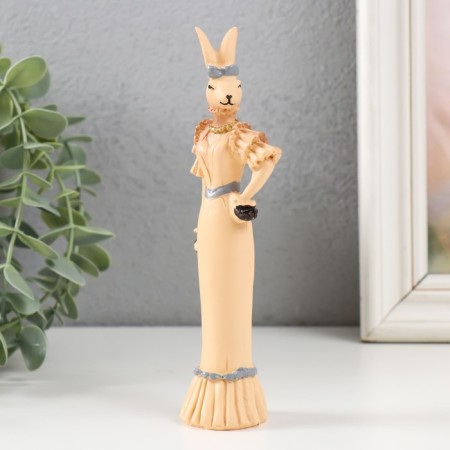 Souvenir Polystone "Madmoiselle Stop in a cream dress"-3