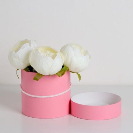 Gift box, round, pink, with a lace, 12 x 12 cm