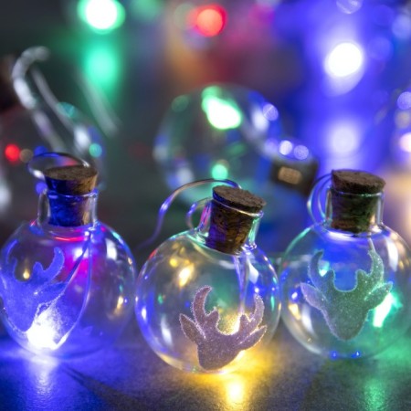Garland “thread” 1.6 m with nozzles “Balls with a deer”, IP20, silver thread, 15 LED, glow of multi, Aah2