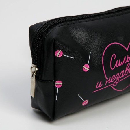 The cosmetic bag "Strong and independent", artificial leather, size 18x10 cm-2