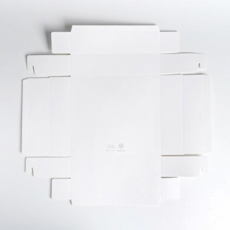 Gift box "Snowflakes", 23.5 x 20.5 x 5.5 cm, New Year-5