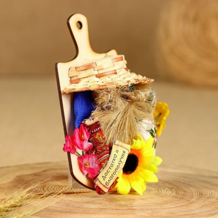 The amulet "Brownie on the board", 14 cm, mix-6