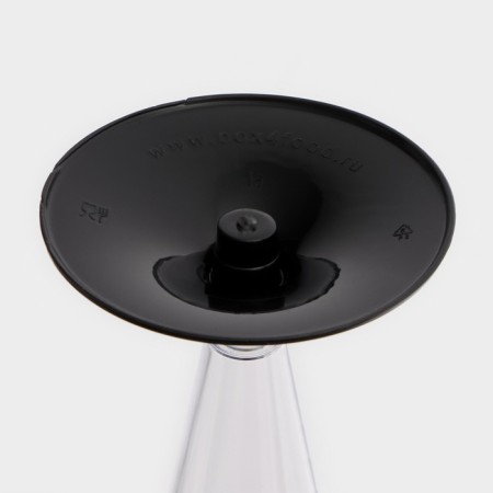 A single -single -plastic glass for champagne “cone”, 150 ml, with a black leg, the color is transparent-12