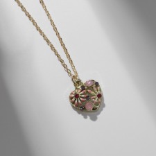 The pendant of the “lovely” heart with flowers, the color is pink-violet in gold, 40 cm