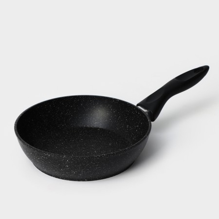 Alena pan, d = 20 cm, plastic handle, anti -stick coating, black color