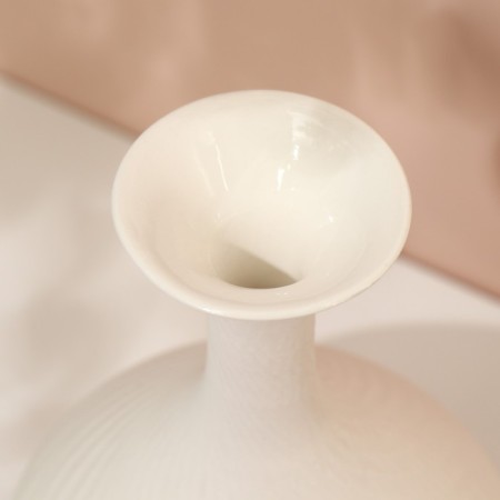 Vase for flowers decorative "Stella" color white 25 x 16 x 16 cm-4