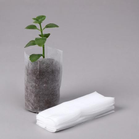 Package for seedlings, 540 ml, 8.9 × 14.5 cm, spanbond density 25 g/m², Greengo-4
