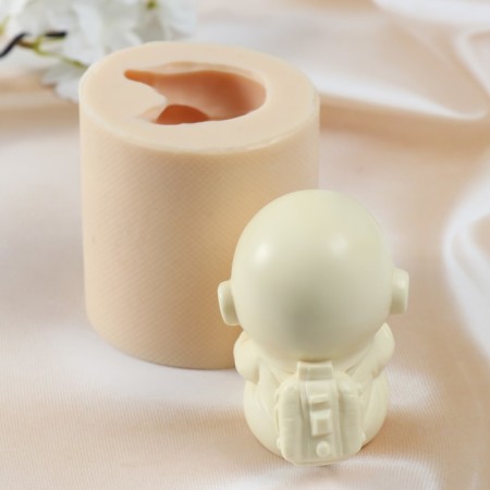 Silicone Mold "Big Cosmonaut" 9x7.5x6 cm-2