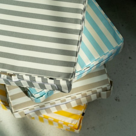 Cambridge pillow-booster, size 40x40x10 cm-4