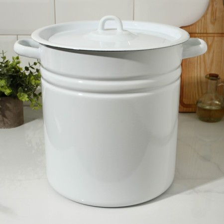 Cylindrical pan, 12 l, metal cover, induction, white color