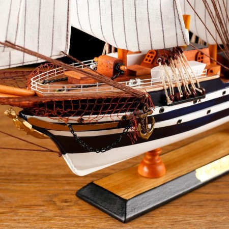 Ship with white bottom "Mortan"-3