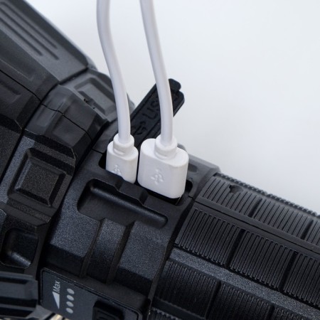 Manual lamp 30 watts, 2100 lm, 4500 mAh, range 500 m, P70, charge indicator, micro USB-2