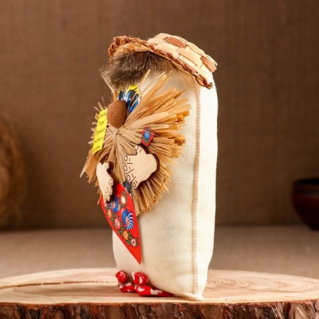 Brown-haired charm in a half-wool with a balalaika, 20-21 cm-1