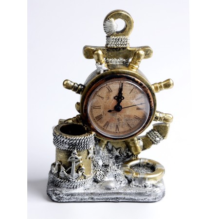 Table interior clock, “helm” on batteries, 13.5 × 7.5 × 20.5 cm, D-8 cm
