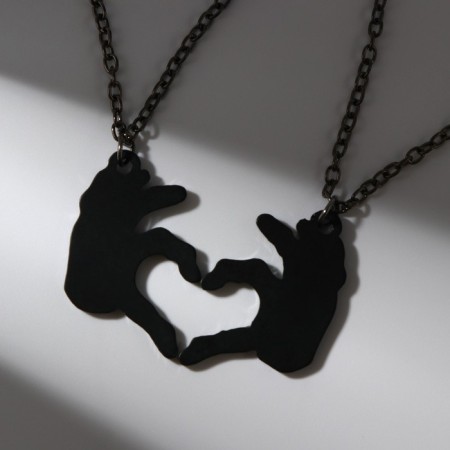 A pendant on a chain of "sin" 9 x 12.4 cm-3